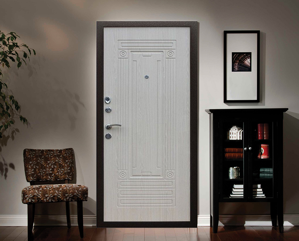 Металлическая дверь в квартиру «CLASSIC-5»